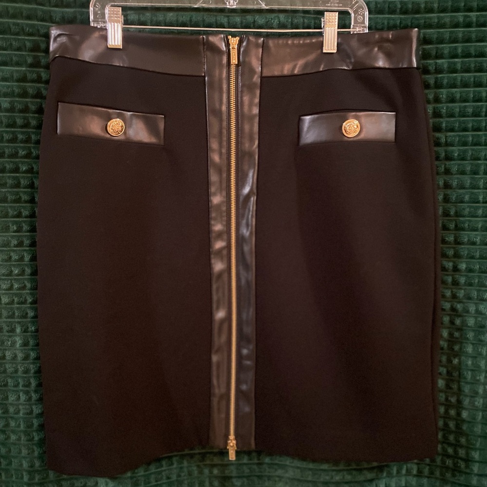 Chic Black Pencil Skirt with Gold Zipper